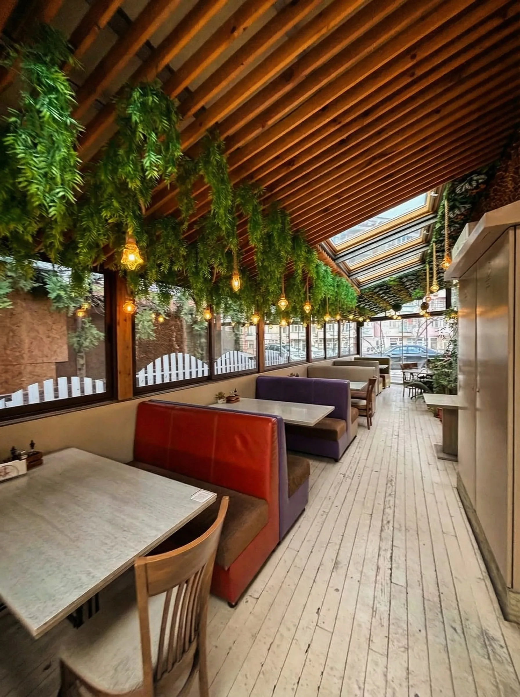 Interior - restaurant seating